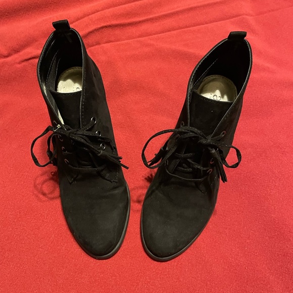 Black Velvet Lace Up Tasseled Block Heel Bootie - Picture 2 of 10